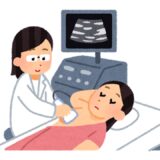 心エコーをされている女性